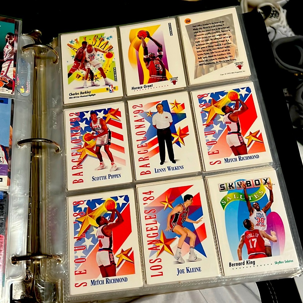 Selling all the collectio basketball cards